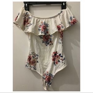 Joyce Leslie white floral bodysuit SM